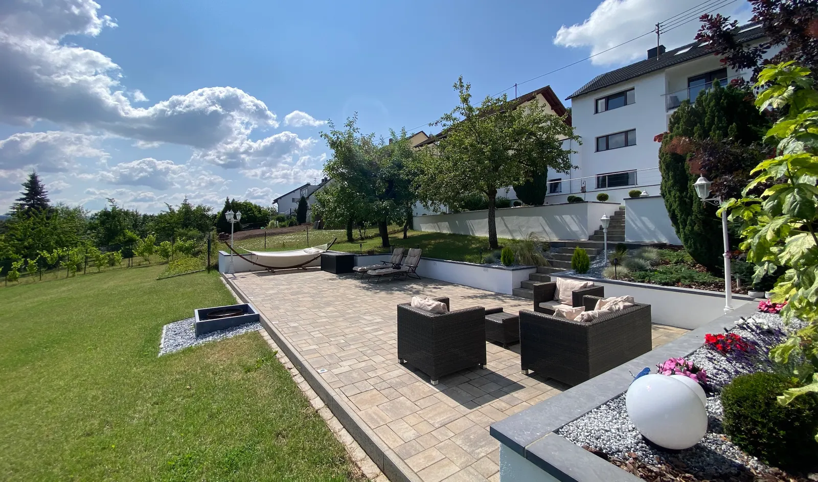 Aménagements extérieurs et rénovation d'une façade à Wasserliesch (DE)